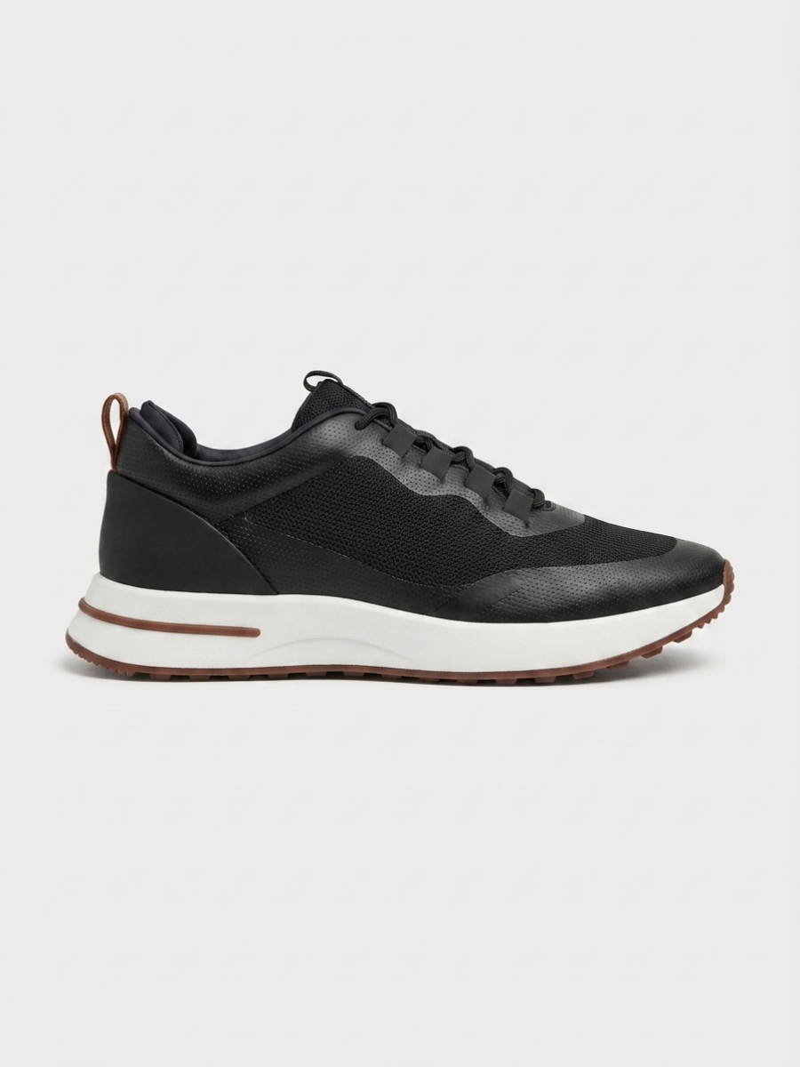 Black Varenna