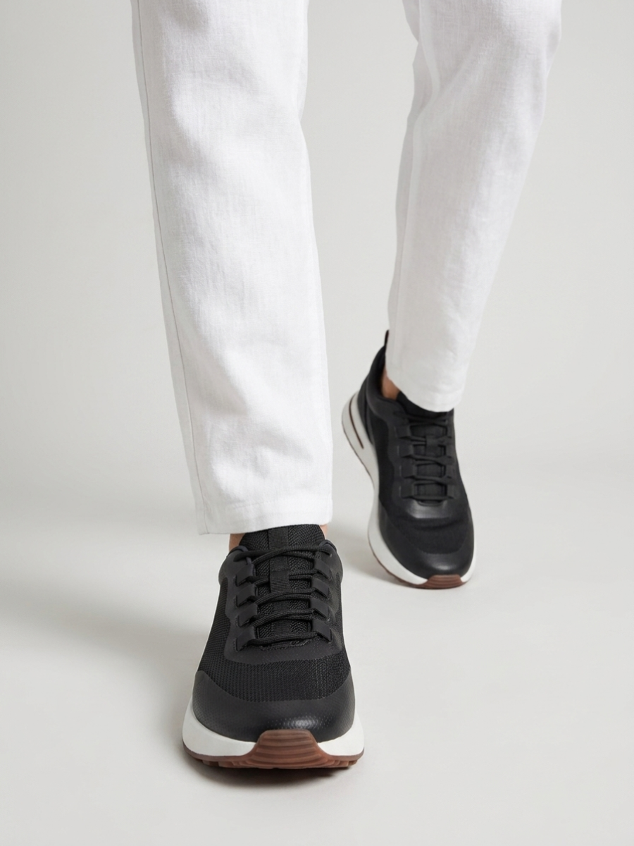 Black Varenna